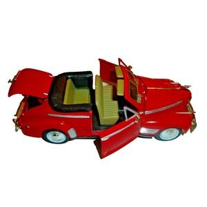 1941 Chevrolet Deluxe Convertible Red Diecast Model Car 1:24 Scale Opening Doors